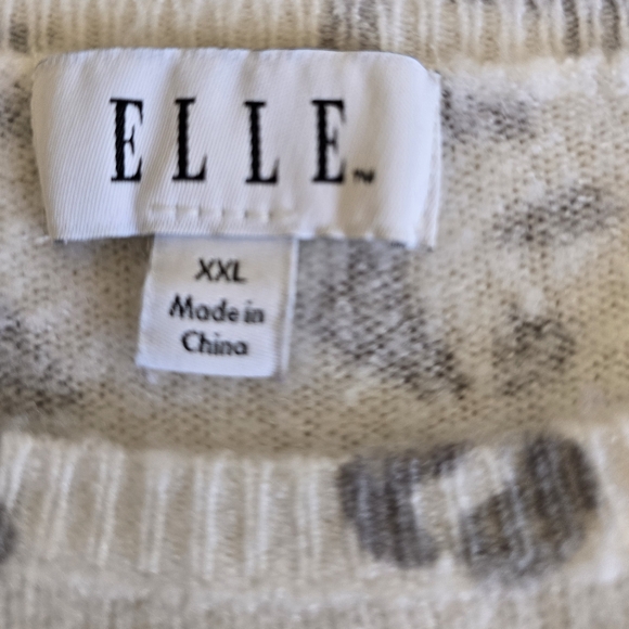 Sweater - Picture 6 of 6